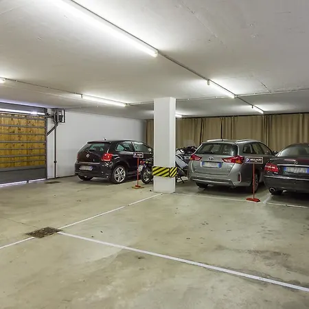 Bed & Breakfast La &