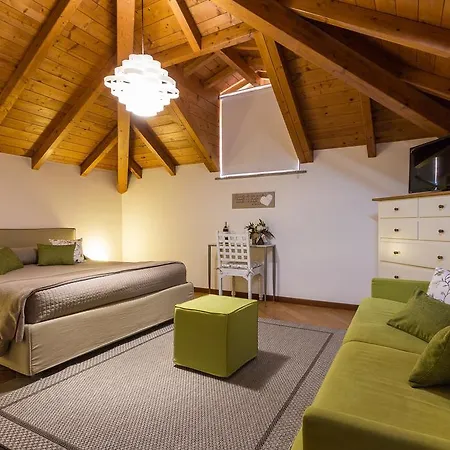 Bed & Breakfast La &