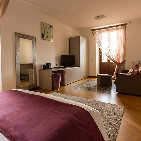 Bed & Breakfast La & 3*