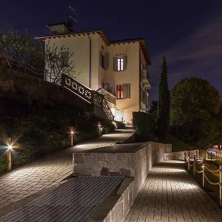 La & فندق مبيت وإفطار