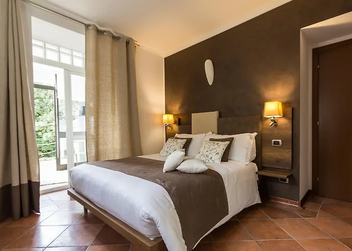 La & Bed & Breakfast 3*